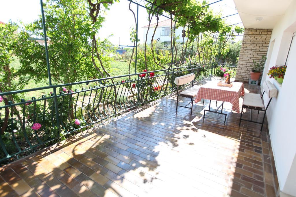 Apartment Marin Donji Seget Exterior foto